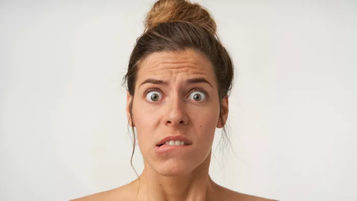 Wrinkles Causes: चेहरे पर वक्त से पहले झुर्रियां आने की होती हैं ये वजहें