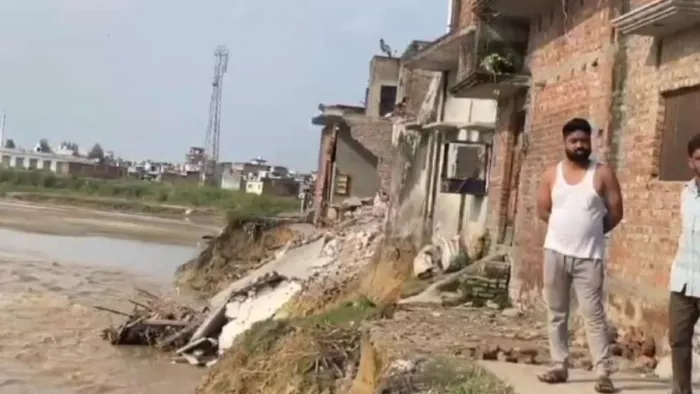 काशीपुर में कुदरत का कहर, ढेला नदी के उफान में बहे पांच मकान; नहीं हुई जनहानि