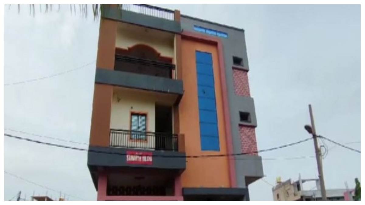 https://www.jagranimages.com/images/newimg/17082023/17_08_2023-lokayukta_raid_23503728.jpg