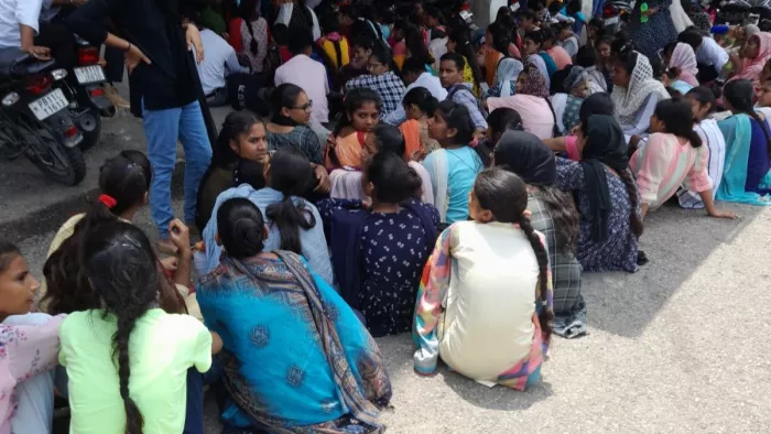 Punjabi University के छात्रों ने री-अपीयर निकालने के विरोध में डीन दफ्तर तक निकाली मार्च, जमकर रोष जताया