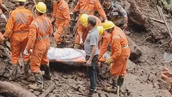 Shimla Landslide: पहले मिली पत्नी की डेड बॉडी, अब 4 दिनों बाद मिला प्रोफेसर का शव