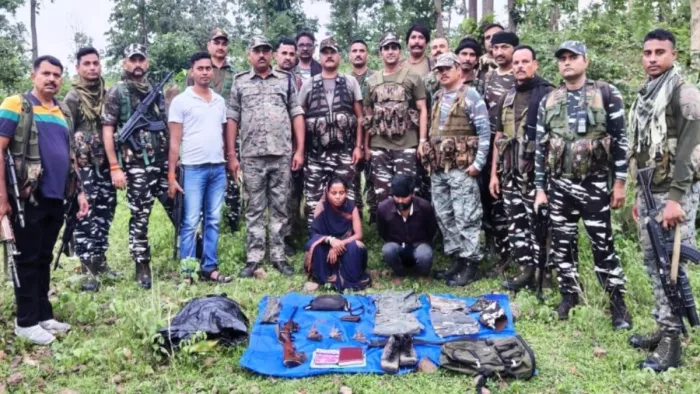 नक्सली शंकर राम व उसकी पत्नी गिरफ्तार। फोटो- जागरण