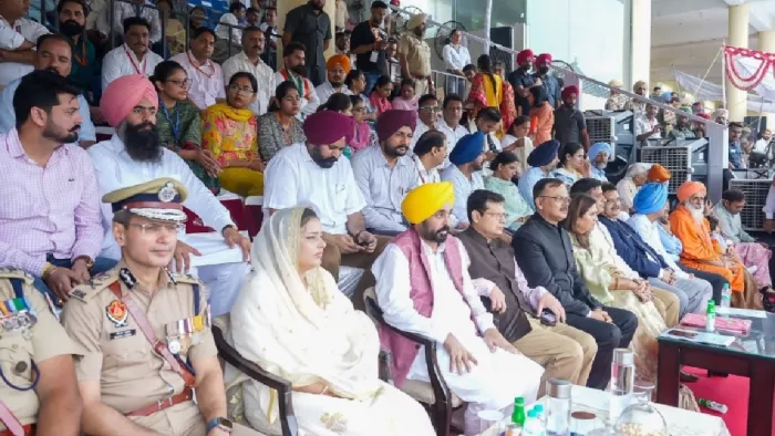 स्वतंत्रता दिवस समारोह में CM मान ने भगत सिंह की प्रतिमा लगाने का किया एलान