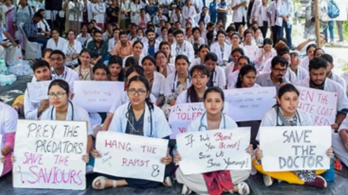 Kolkata Doctor Murder Case LIVE: डॉक्टरों की सुरक्षा के लिए बनेगी कमेटी, स्वास्थ्य मंत्रालय का एलान