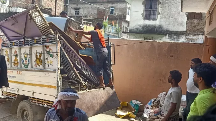 हत्याकांड में फरार मेयर पति देवा गुप्ता के विरुद्ध हुई कुर्की-जब्ती