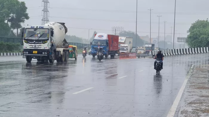 दिल्ली-NCR में बारिश को लेकर येलो अलर्ट जारी।
