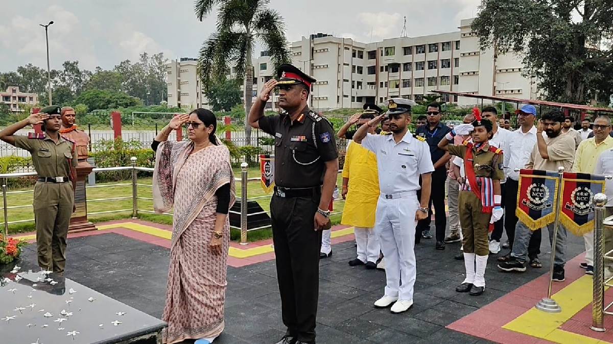 https://www.jagranimages.com/images/newimg/17082025/17_08_2025-annpuna_devi_in_sainik_school_24016026_185552369.jpg