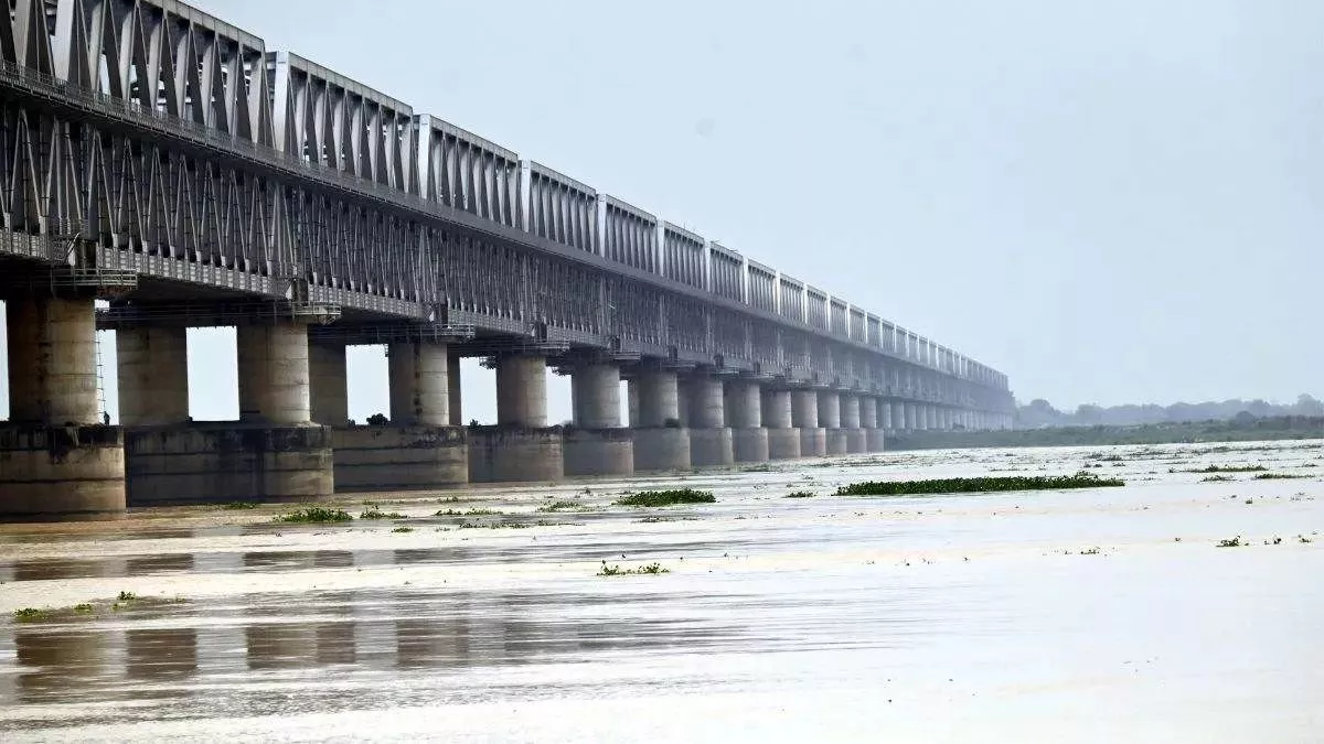 Bhagalpur News: गंगा के जलस्तर में आ रही कमी, कई इलाकों जलभराव और किचन बंद होने से लोगों में रोष