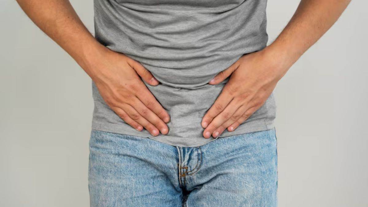 https://www.jagranimages.com/images/newimg/17082025/17_08_2025-hernia_symptoms_24015535.jpg