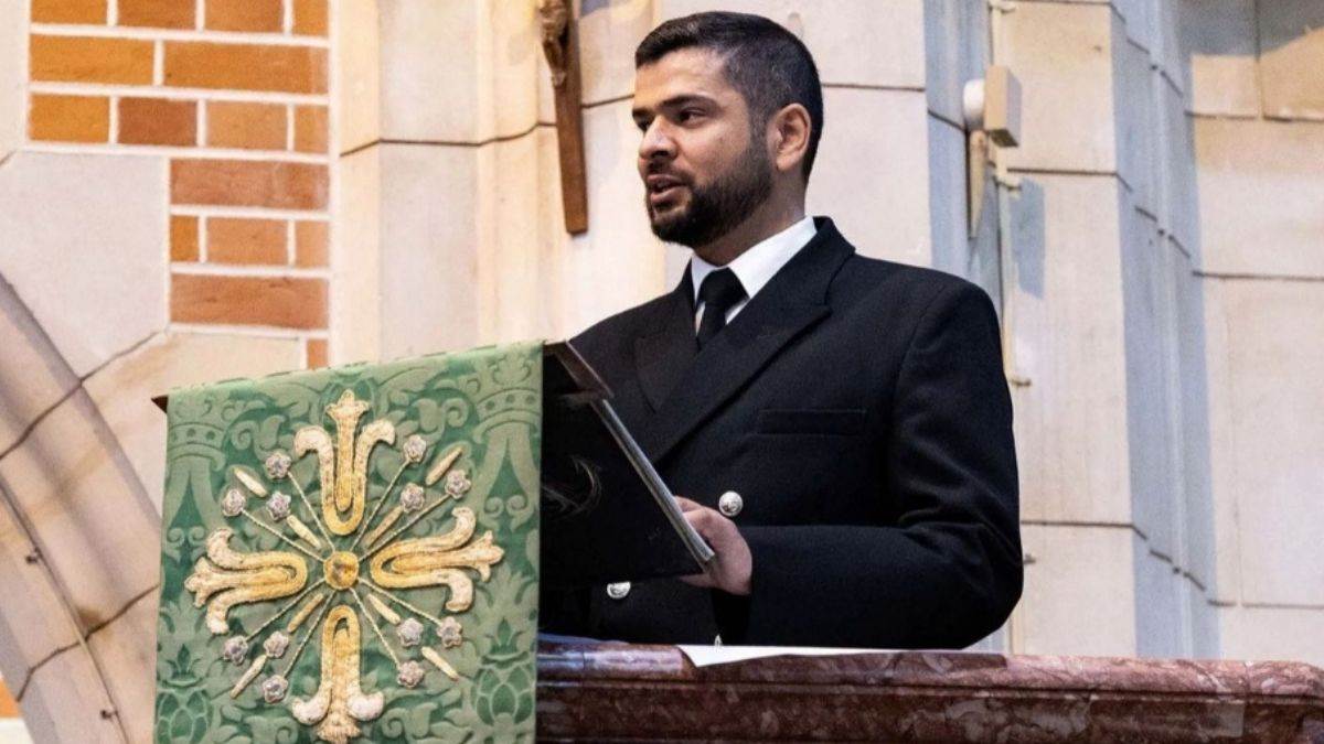 https://www.jagranimages.com/images/newimg/17082025/17_08_2025-indian_in_british_navy_24015875.jpg