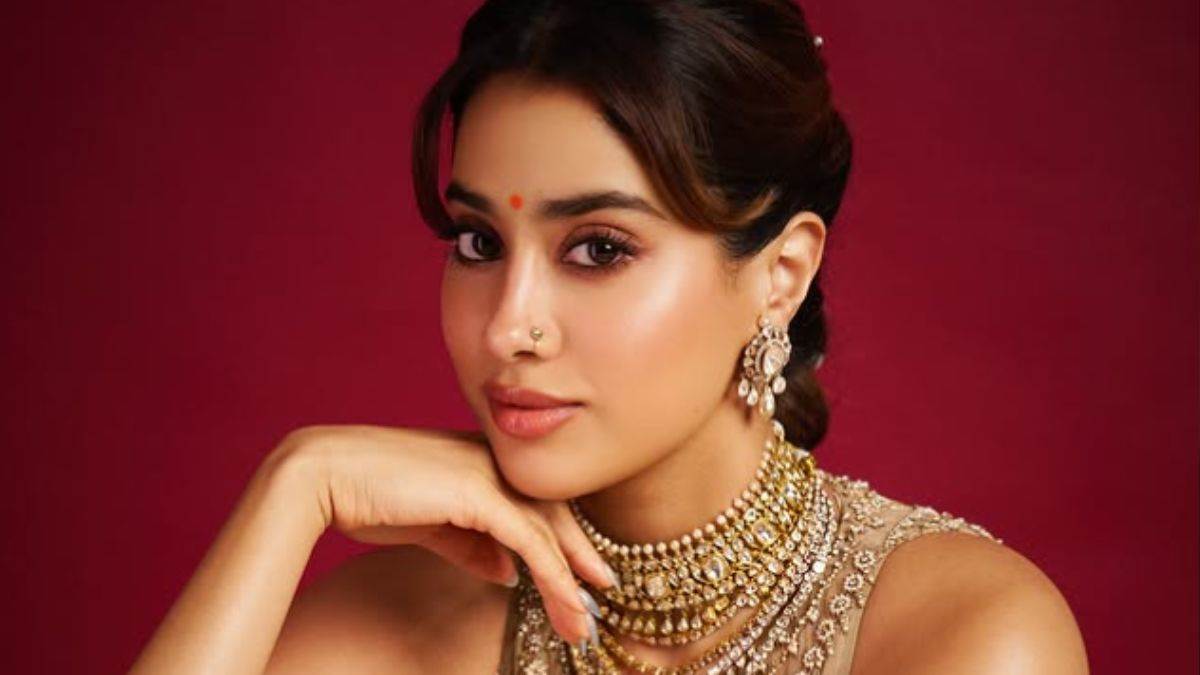 https://www.jagranimages.com/images/newimg/17082025/17_08_2025-janhvi_24016198.jpg