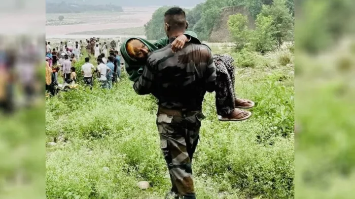कठुआ में बादल फटने से सात लोगों की मौत। फोटो जागऱण