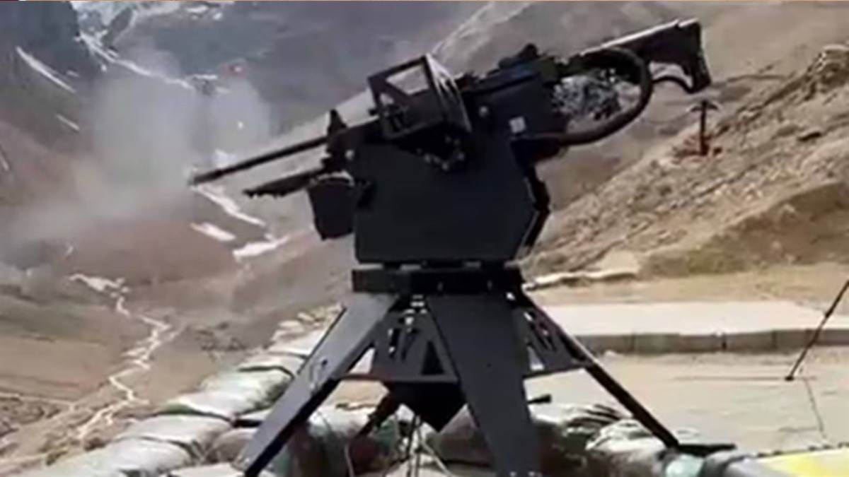 https://www.jagranimages.com/images/newimg/17082025/17_08_2025-machine_gun_24015734.jpg
