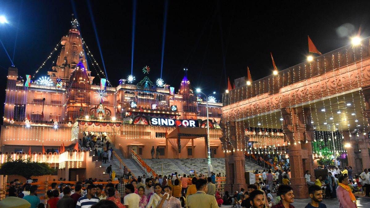 https://www.jagranimages.com/images/newimg/17082025/17_08_2025-mathura_sundarata_on_janmashtami_24015094_18497100.jpg