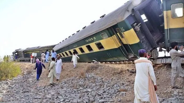 पाकिस्तान में ट्रेन पटरी से उतरी। प्रतीकात्मक तस्वीर