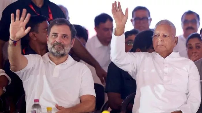 सासारम से राहुल- तेजस्वी सहित महागठबंधन के नेता कर रहे हैं वोटर अधिकार यात्रा। फाइल फोटो