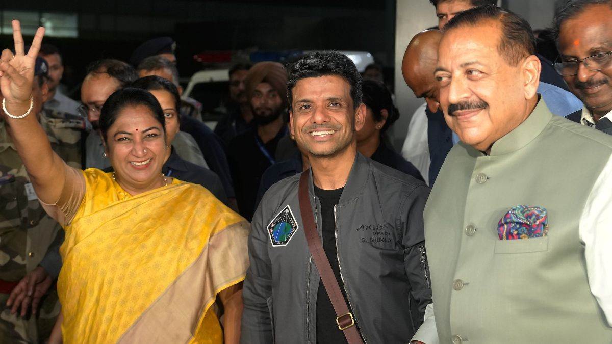 https://www.jagranimages.com/images/newimg/17082025/17_08_2025-shubhanshu_shukla_welcome_24016165.jpg