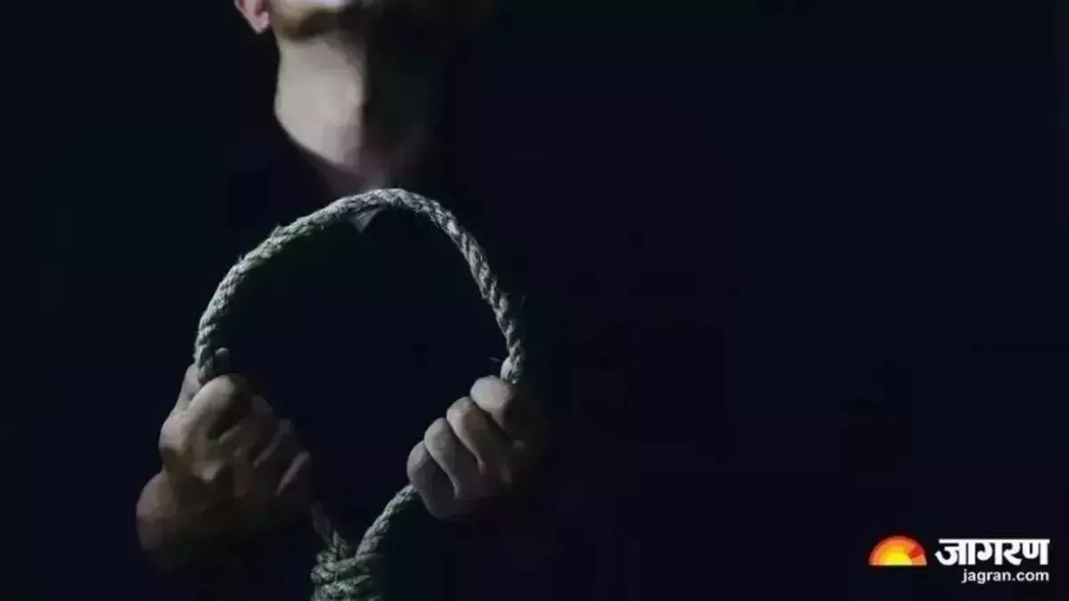 गाजियाबाद में पत्नी से कलह के कारण पति ने फंदा लगाकर दी जान, इस बात से नाराज चल रहा था शख्स