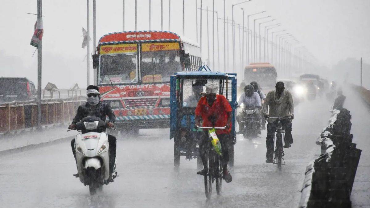 https://www.jagranimages.com/images/newimg/17082025/17_08_2025-up_weather_update_rain_24015444.jpg