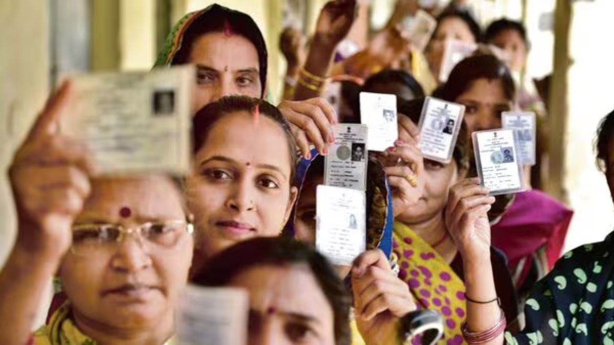 https://www.jagranimages.com/images/newimg/17082025/17_08_2025-voters_2_24015742_152218536.jpg