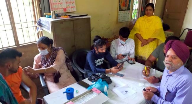 आंगनबाड़ी सेंटर भगतपुरा में कैंप, 200 ने लगवाई वैक्सीन