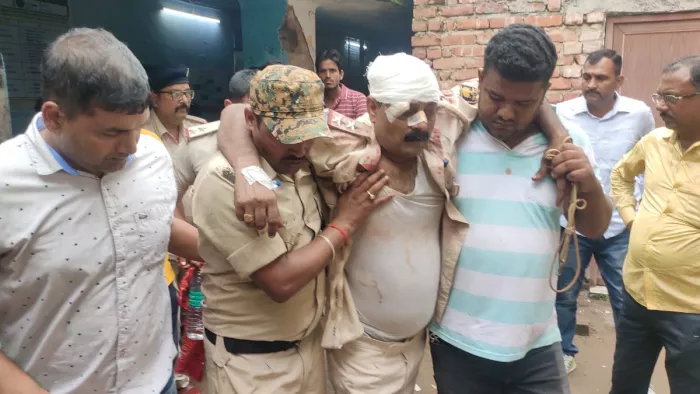 पुलिस कस्टडी में आरोपी की मौत, स्वजनों ने काटा बवाल।