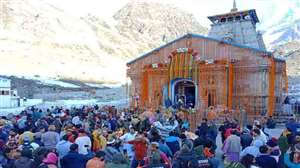 Kedarnath Yatra 2022 केदारनाथ मंदिर के गर्भगृह में प्रवेश पर मंदिर समिति ने रोक लगा दी है।