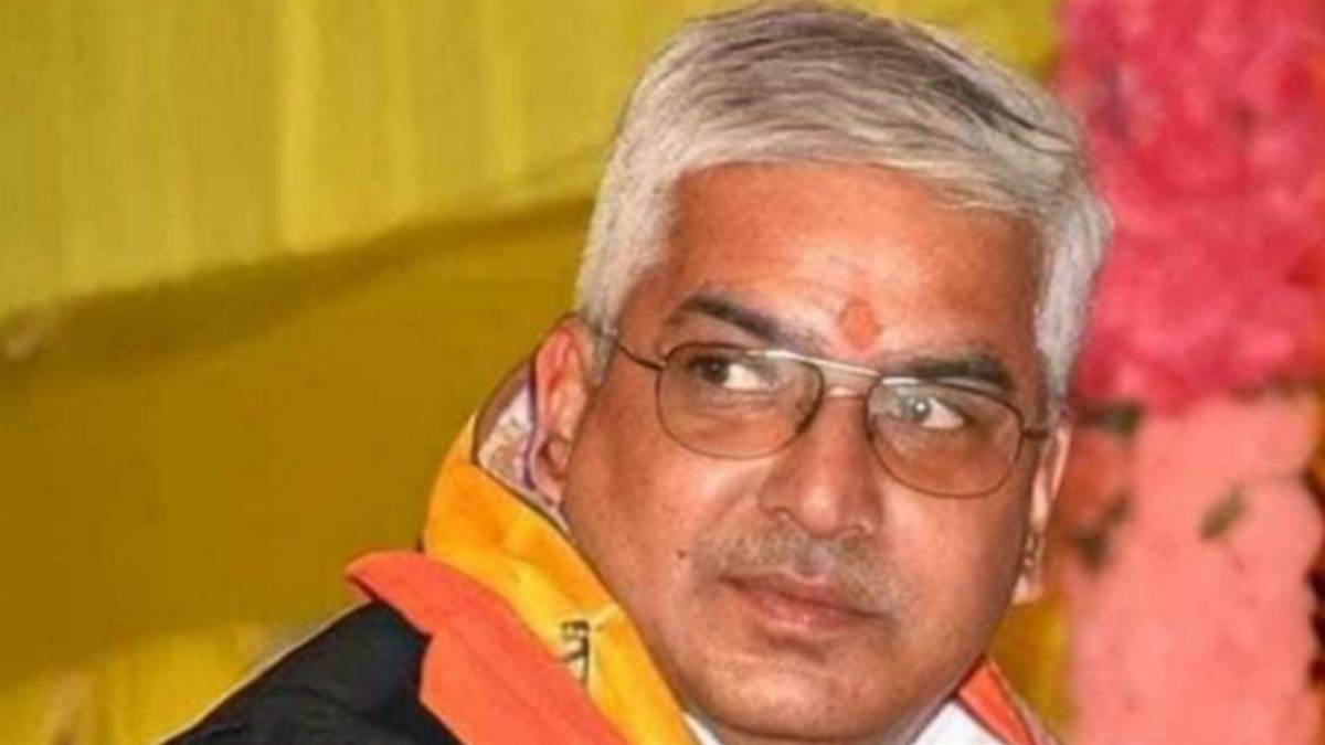 up minister of state for health mayankeshwar sharan singh accepted the crime left by paying a fine of rs500