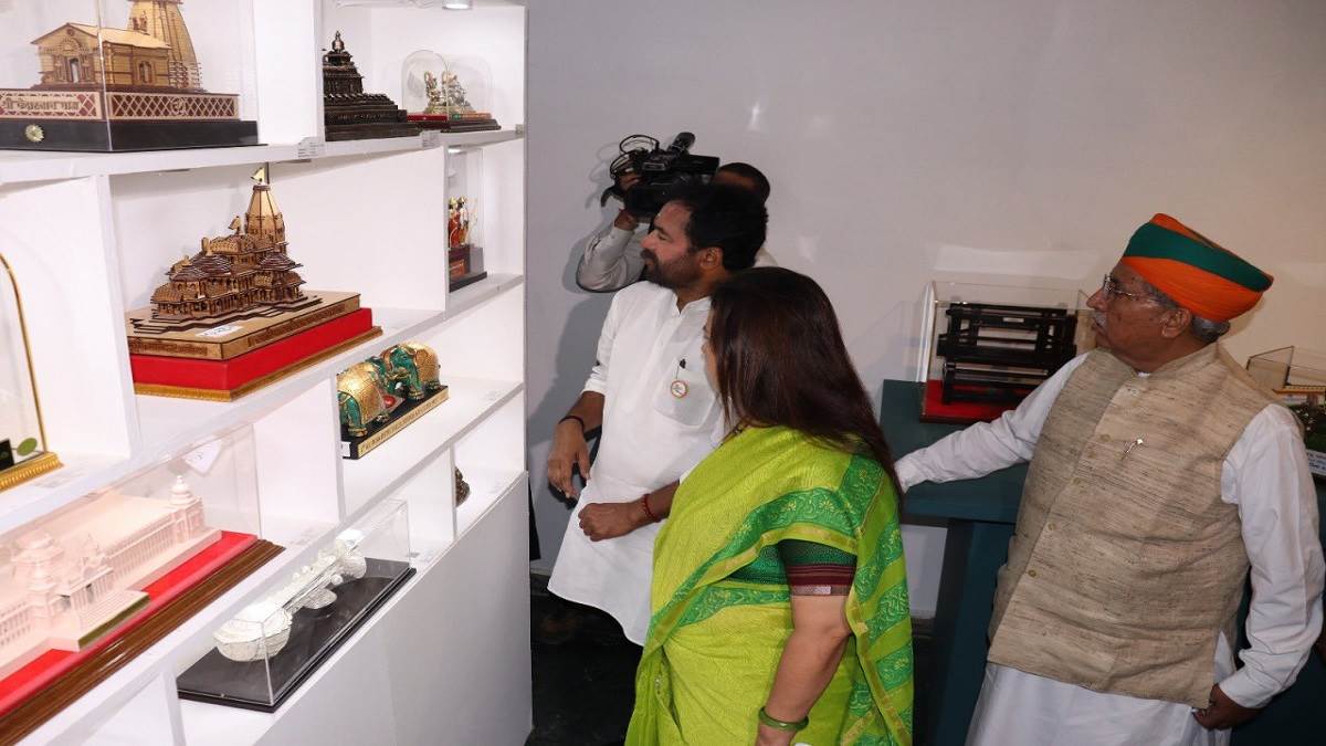 https://www.jagranimages.com/images/newimg/17092022/17_09_2022-pm_mementos_auction_23076736.jpg