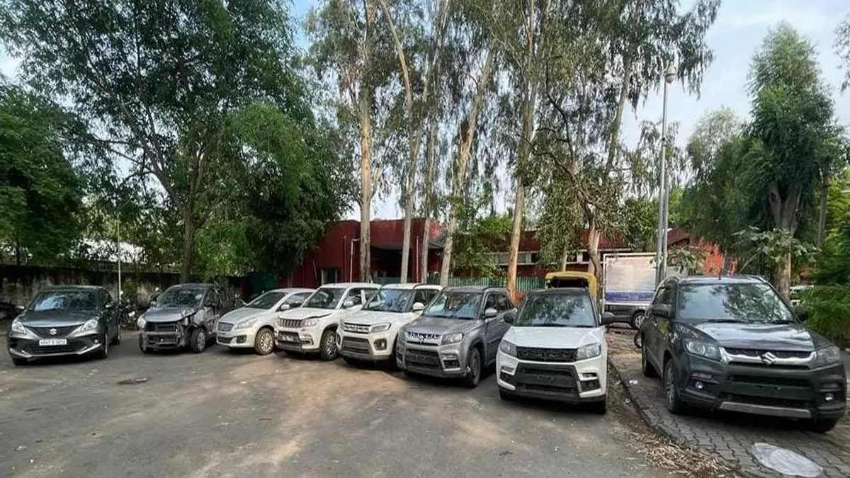 Gujarat- फॉर्च्यूनर, इनोवा, स्कॉर्पियो... पांच सौ कार चुराने वाले गिरोह का पर्दाफाश; 1.32 करोड़ रुपये बरामद