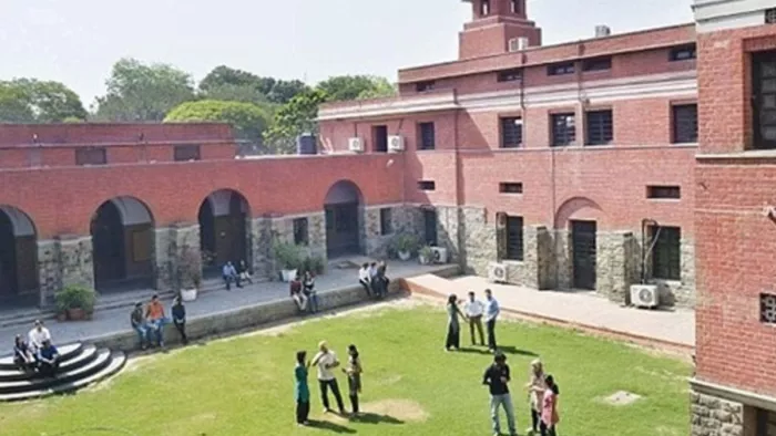 DUSU Election: कई कॉलेजों में निर्विरोध जीते प्रत्याशी, मतदान पर पड़ेगा असर।