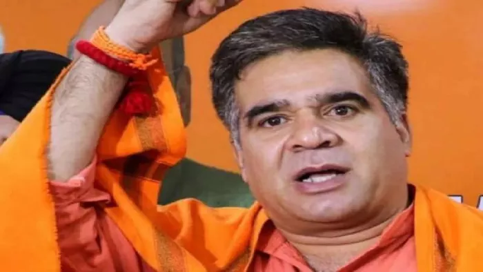 भाजपा की स्थानीय निकाय चुनाव की तैयारियों को तेजी देने कश्मीर पहुंचे रैना