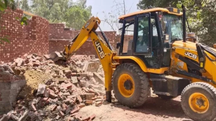 इन शर्तों के उल्लंघन पर हो सकता बुलडोजर एक्शन। (फाइल फोटो)