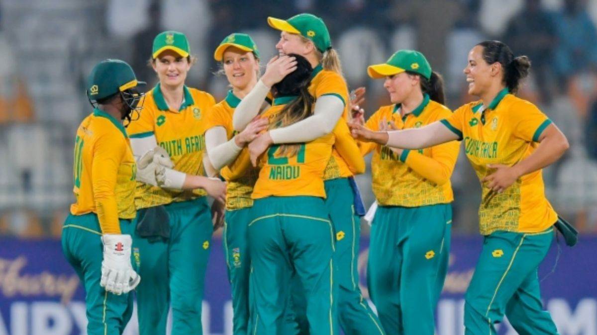 south africa beat pakistan women by 10 run 1st t20i match a winning start before womens t20 world cup2024