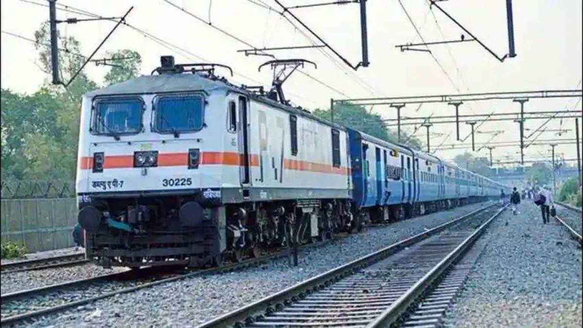 https://www.jagranimages.com/images/newimg/17092025/17_09_2025-ara_ranchi_express_24050738.jpg