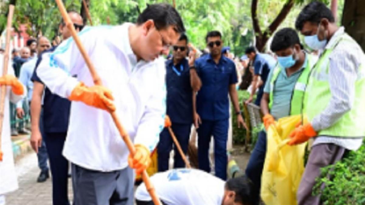 https://www.jagranimages.com/images/newimg/17092025/17_09_2025-cm_dhami_24050015.jpg