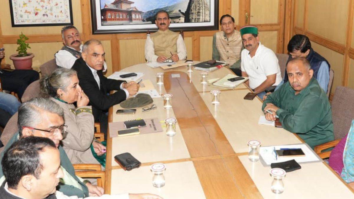 https://www.jagranimages.com/images/newimg/17092025/17_09_2025-cm_disaster_review_meeting_24050077.jpg
