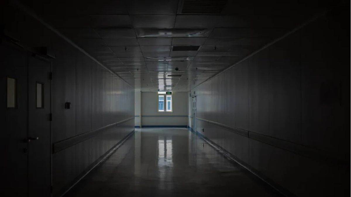 chlorine gas leak in thane water plant workers hospitalized