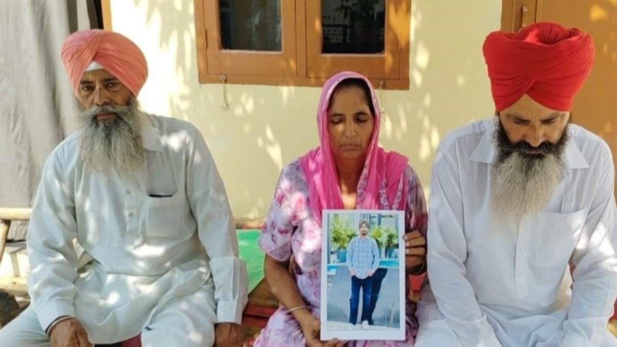https://www.jagranimages.com/images/newimg/17092025/17_09_2025-gurpreet_singh_parents_24050419.jpg