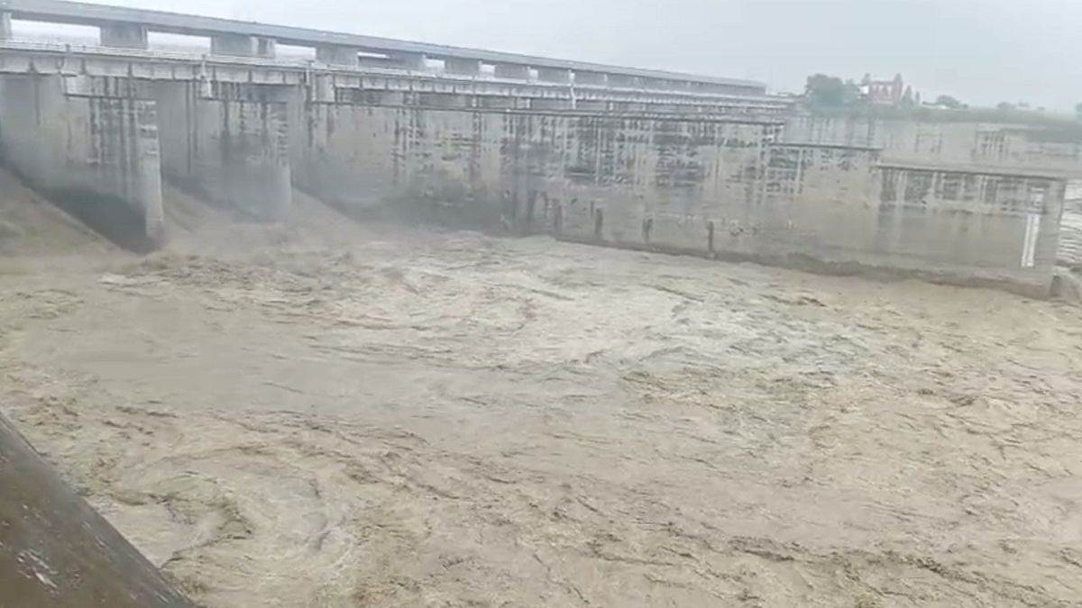 https://www.jagranimages.com/images/newimg/17092025/17_09_2025-haryana_flood_11_24049568.jpg