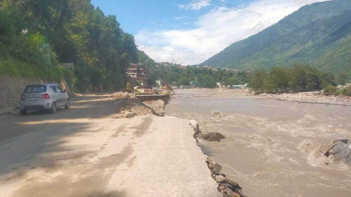 https://www.jagranimages.com/images/newimg/17092025/17_09_2025-himachal_disaster_river_24049884.jpg