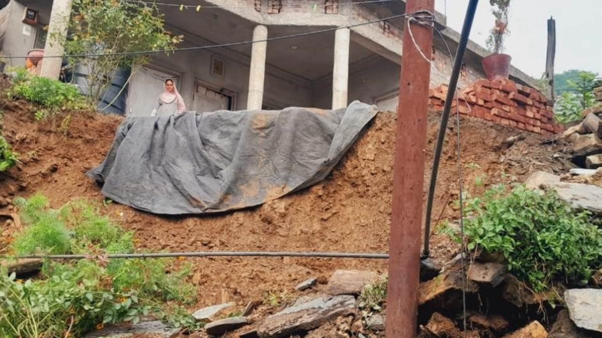 https://www.jagranimages.com/images/newimg/17092025/17_09_2025-himachal_latest_disaster_24049886.jpg