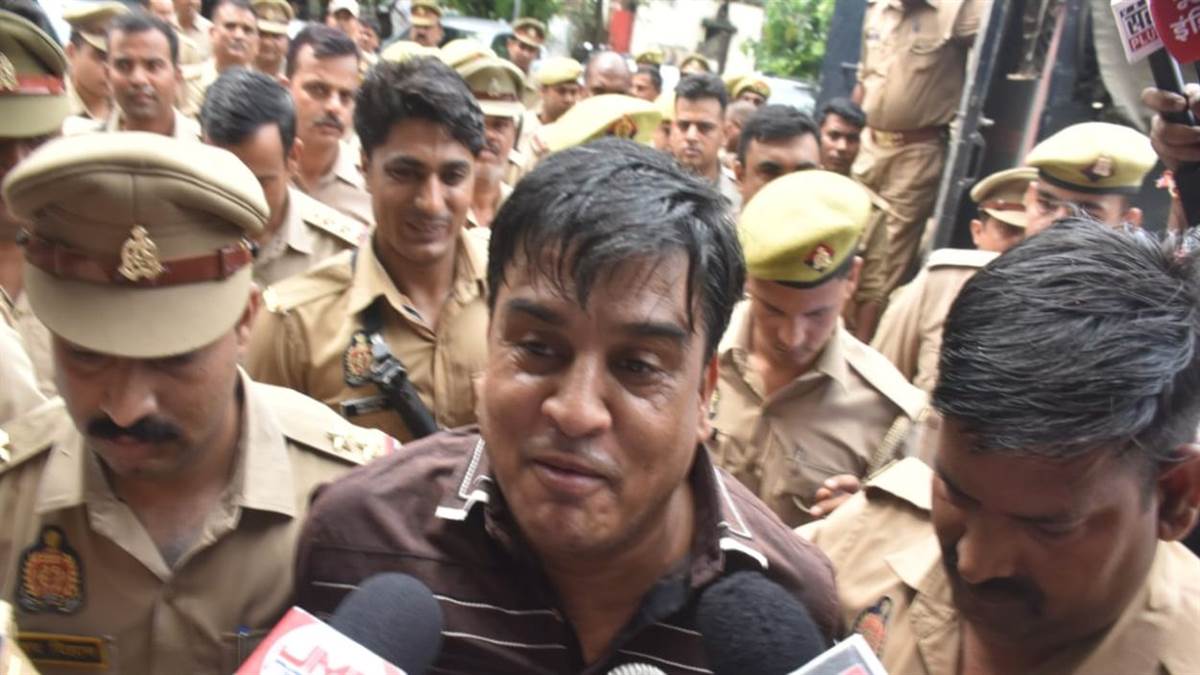 https://www.jagranimages.com/images/newimg/17092025/17_09_2025-irfan_solanki_gangster_act_1_24050162_143718657.jpg