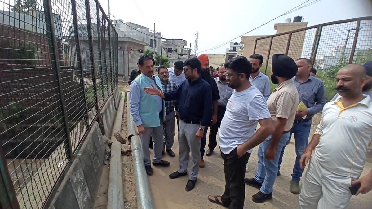 https://www.jagranimages.com/images/newimg/17092025/17_09_2025-jmc_commissioner_jammu_24050178.jpg
