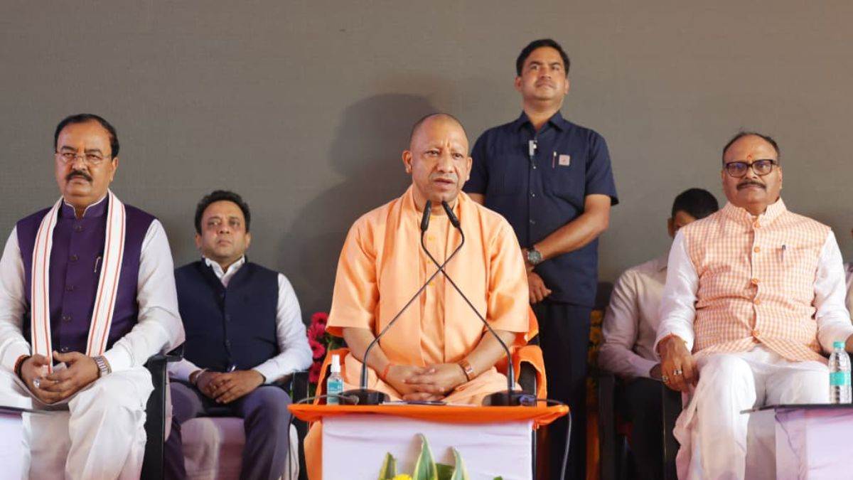 https://www.jagranimages.com/images/newimg/17092025/17_09_2025-keshav,_cm_and_pathak_dainik_jagran__24050525.jpg