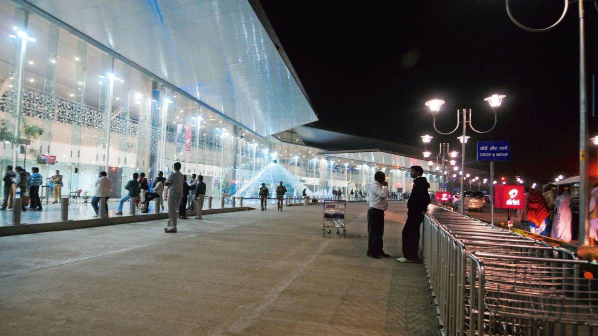 https://www.jagranimages.com/images/newimg/17092025/17_09_2025-lucknow_airport_dainik_jagran__24050485.jpg