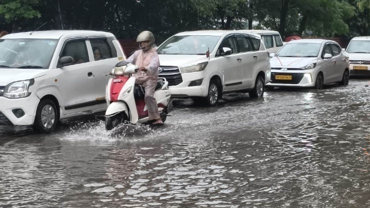 https://www.jagranimages.com/images/newimg/17092025/17_09_2025-lucknow_traffic__24050700.jpg
