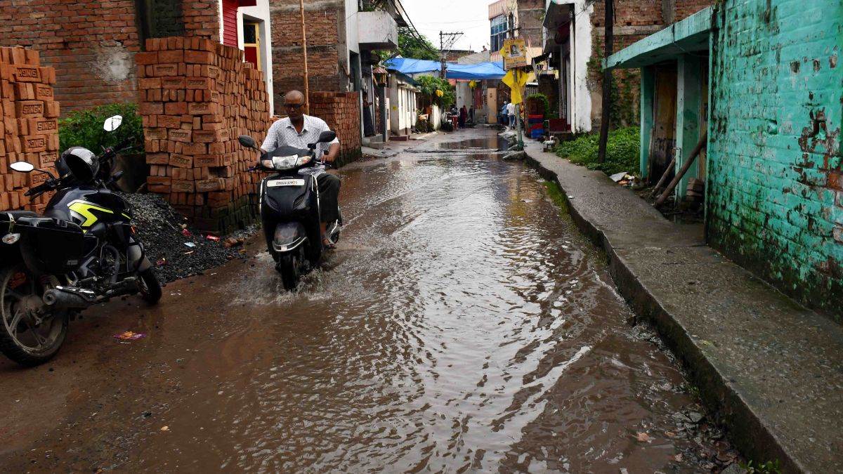 https://www.jagranimages.com/images/newimg/17092025/17_09_2025-muzaffarpur_water_lodging_24050496.jpg