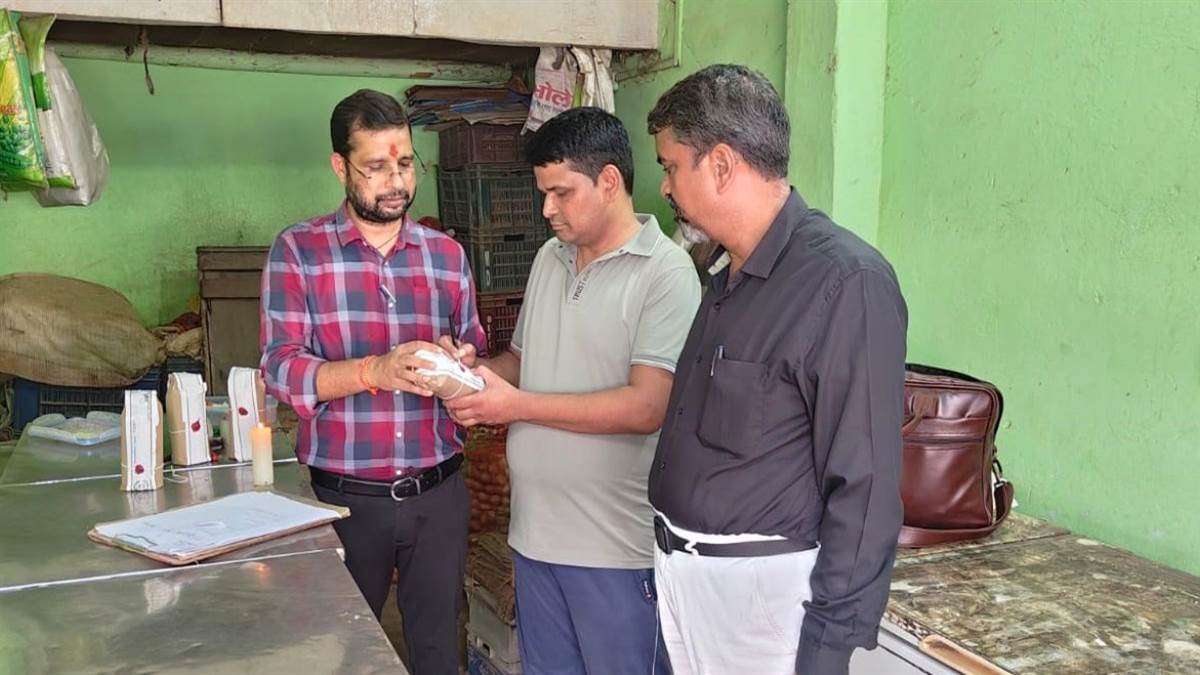 https://www.jagranimages.com/images/newimg/17092025/17_09_2025-noida_news_updates_14_24049780.jpg