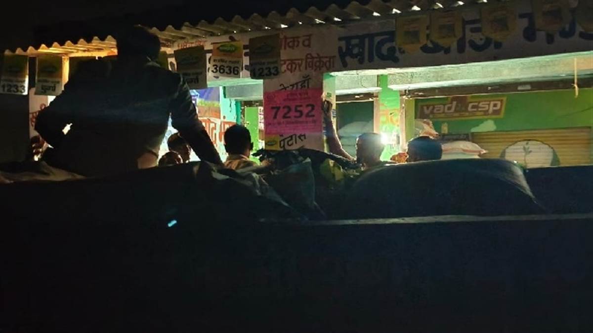https://www.jagranimages.com/images/newimg/17092025/17_09_2025-oraiya_24050736.jpg